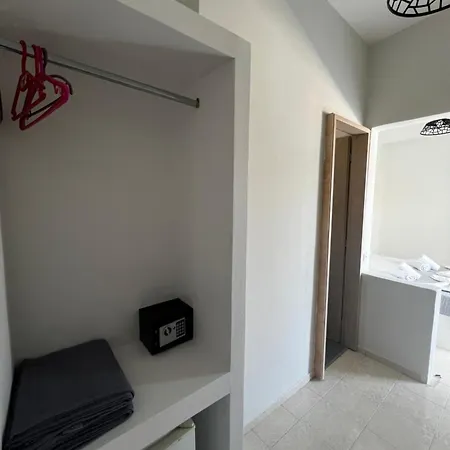 Princess Sissy Иос